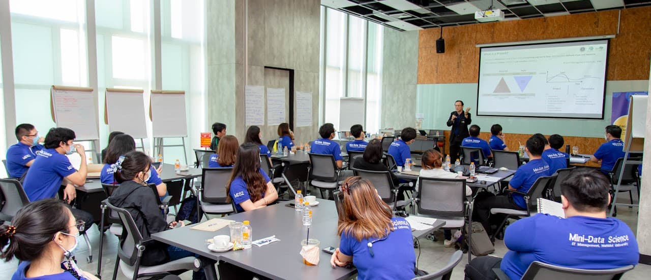 บรรยากาศการฟังบรรยายในห้องเรียน